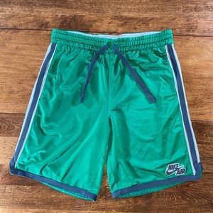Vintage Nike Air basketball shorts green Large